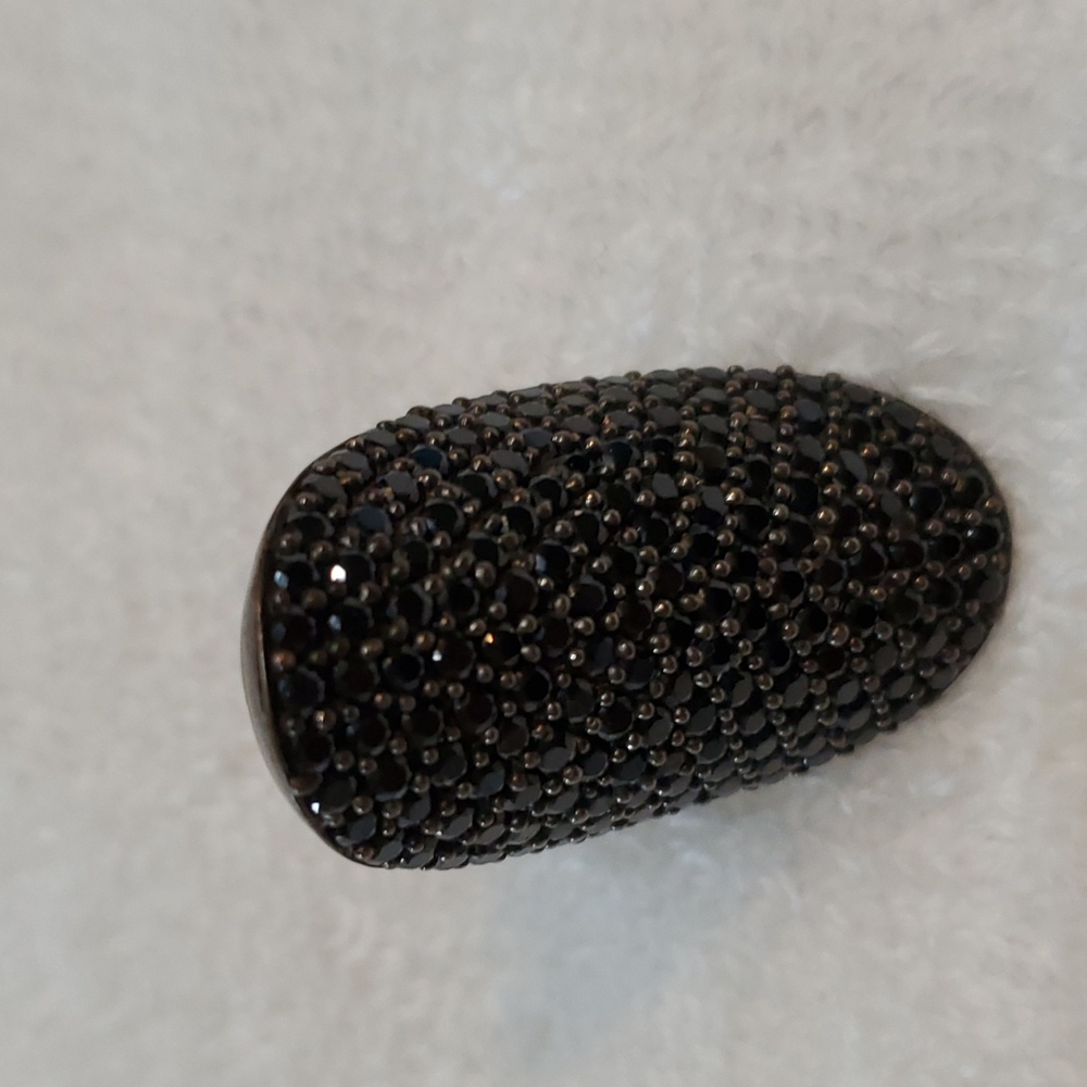 Stunning black spinel ring, size 7.